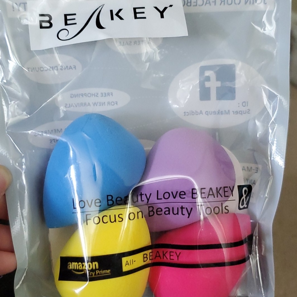 Beakey beauty blenders 3